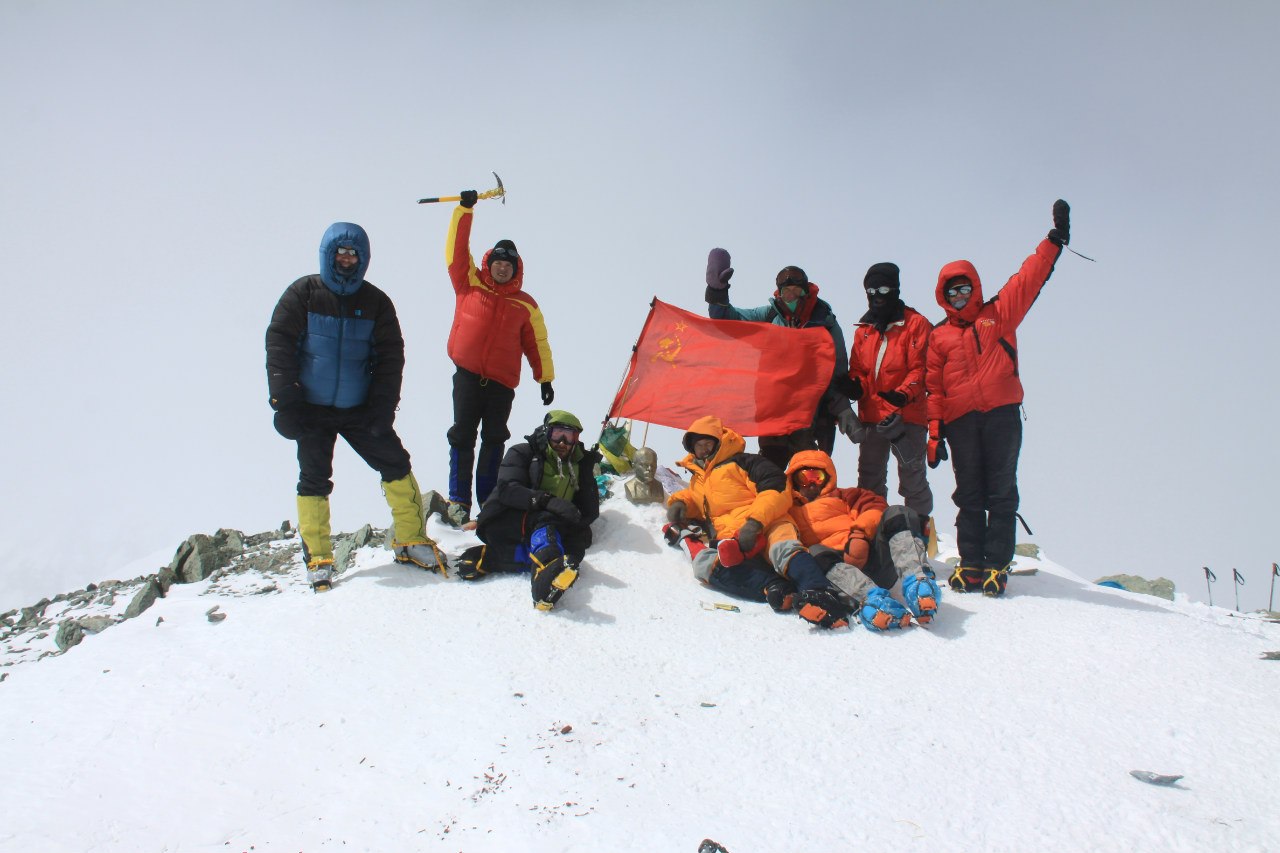 На вершине пика Ленина