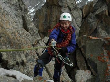 Дугоба альпсборы (Памиро-Алай) фото, май 2011