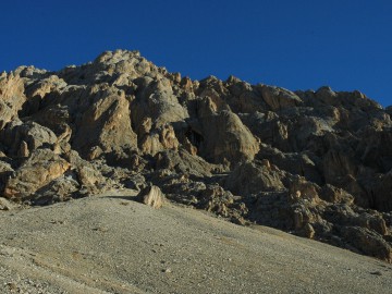 Дугоба альпсборы (Памиро-Алай) фото, май 2011