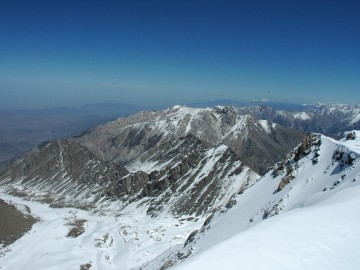 Дугоба альпсборы (Памиро-Алай) фото, май 2011