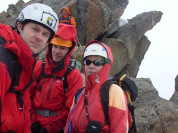 Дугоба альпсборы (Памиро-Алай) фото, май 2011