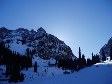 Туюк-Су альпсборы (Тянь-Шань) фото, январь 2011