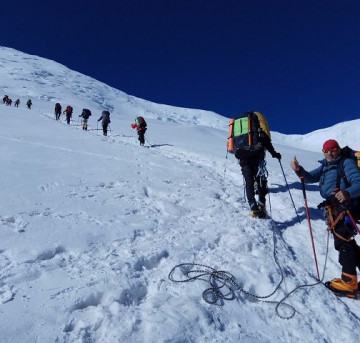 Восхождение на шеститысячник Раздельная (6148 м)