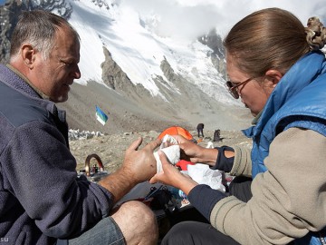 Пик Коммунизма, пик Корженевской фото, июль-август 2008