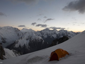 Пик Коммунизма, пик Корженевской фото, июль-август 2008