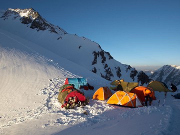Пик Коммунизма, пик Корженевской фото, июль-август 2008