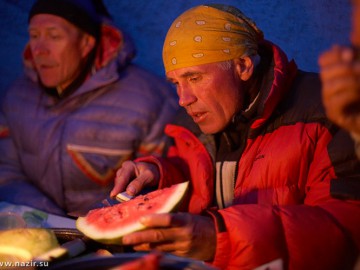 Пик Коммунизма, пик Корженевской фото, июль-август 2008